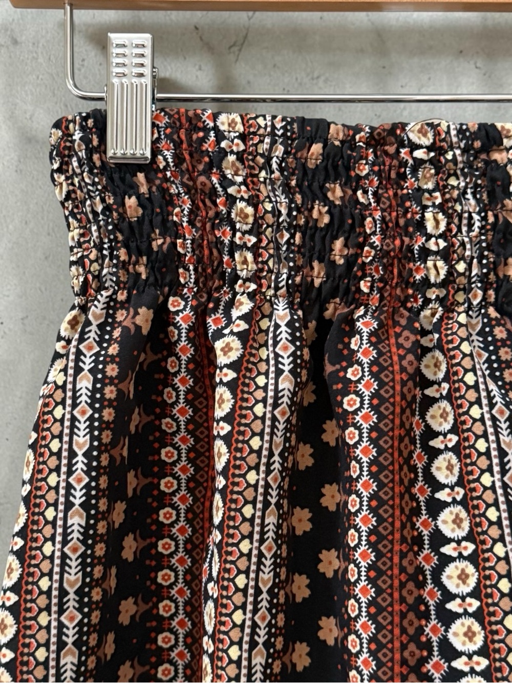 SHEIN Smocked Waist Floral Stripe Women’s Shorts — Black/Brown! Small! - Picture 3 of 5